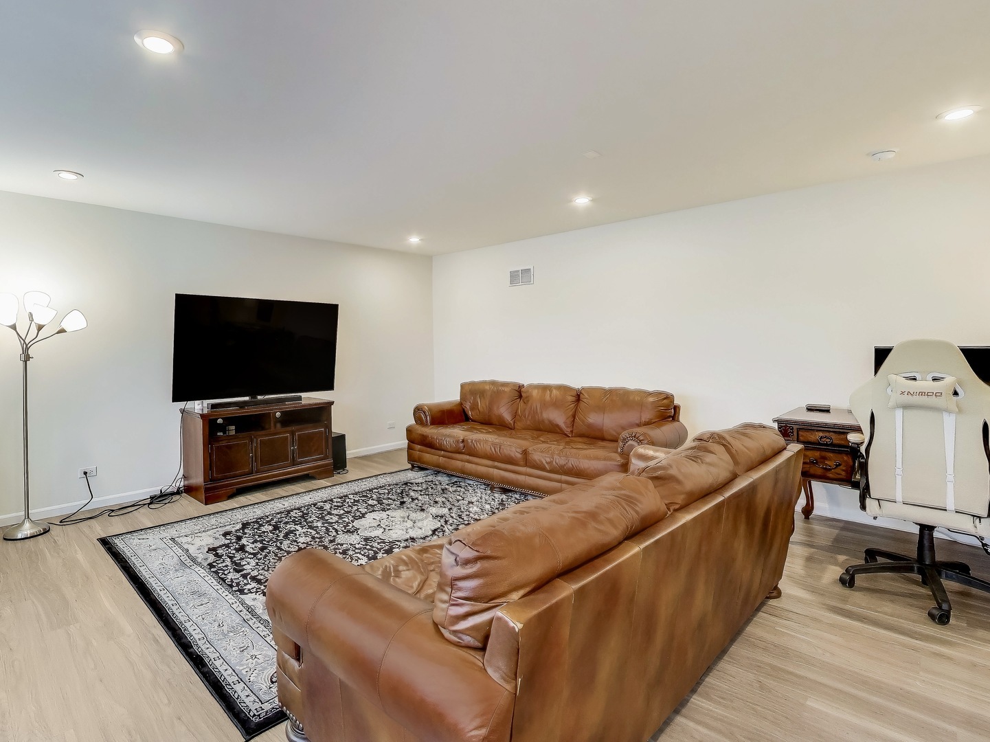 579 Watercress Drive Aurora IL 60504