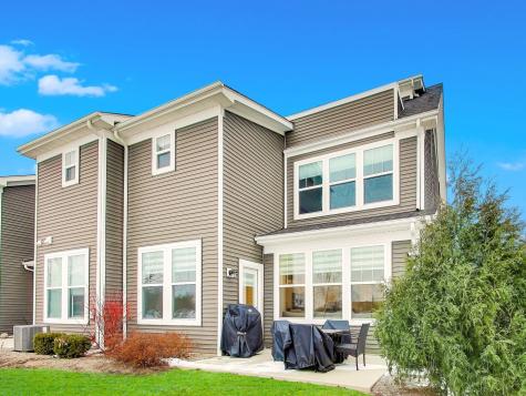 579 Watercress Drive Aurora IL 60504