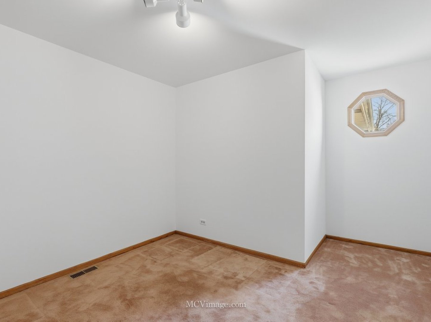 729 North 8th Avenue Addison IL 60101