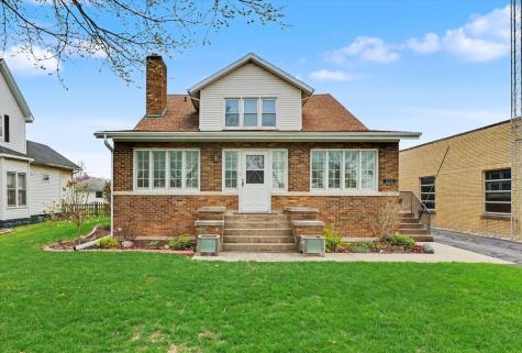 324 South Sangamon Avenue Gibson City IL 60936