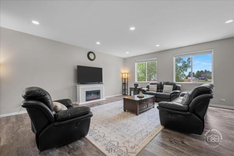 3799 Gardenia Drive Elgin IL 60124