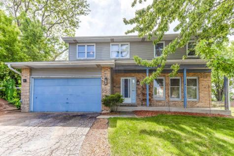 793 Santa Fe Court Carol Stream IL 60188