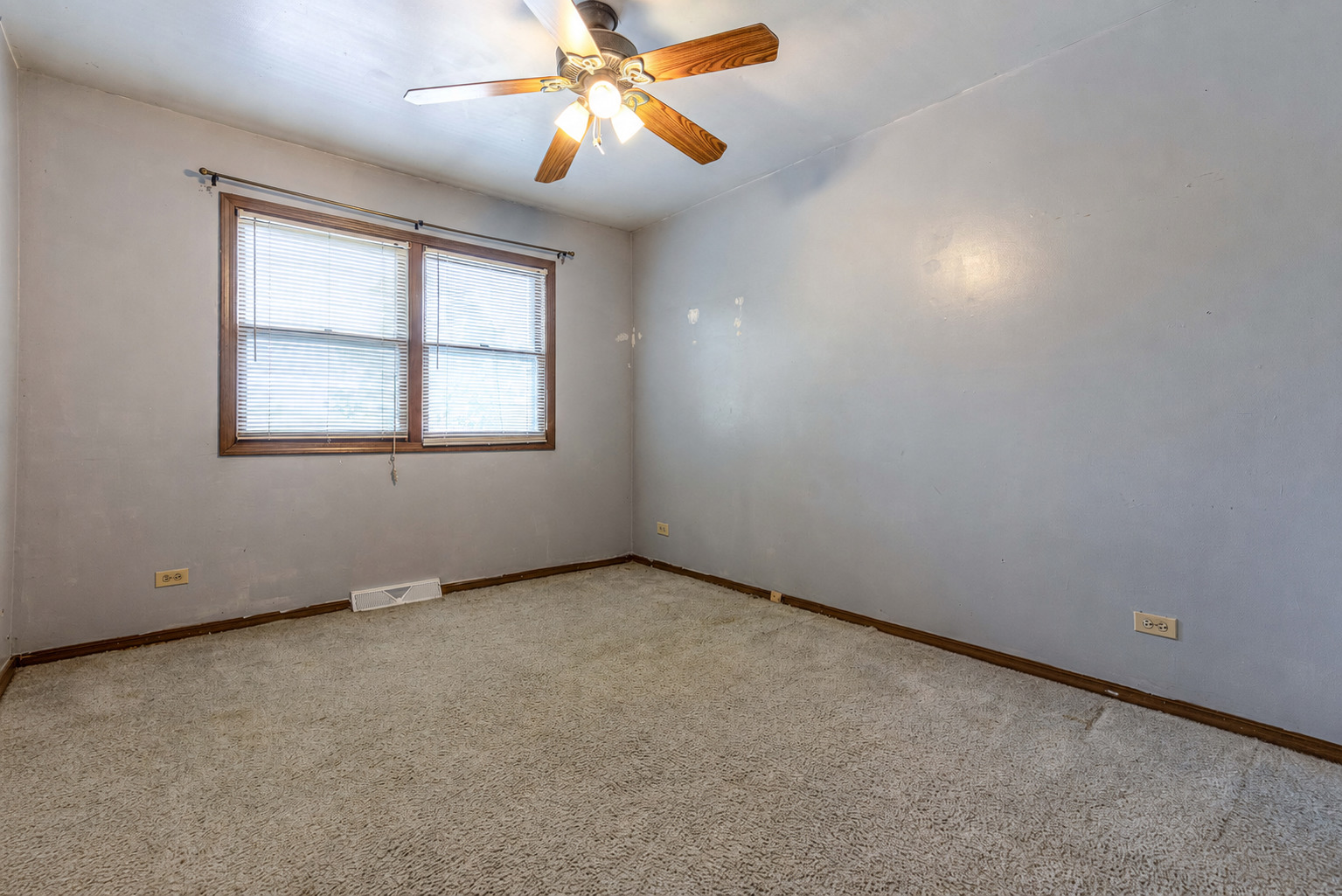 793 Santa Fe Court Carol Stream IL 60188