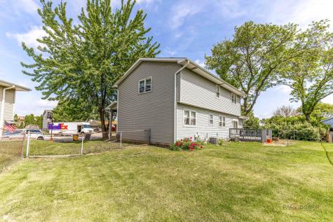 793 Santa Fe Court Carol Stream IL 60188