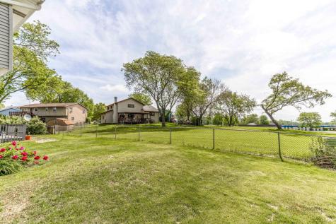 793 Santa Fe Court Carol Stream IL 60188
