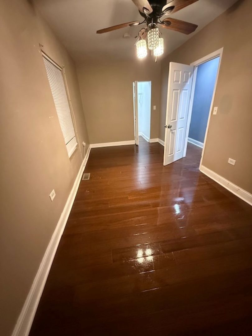 11815 South Hale Avenue Chicago IL 60643