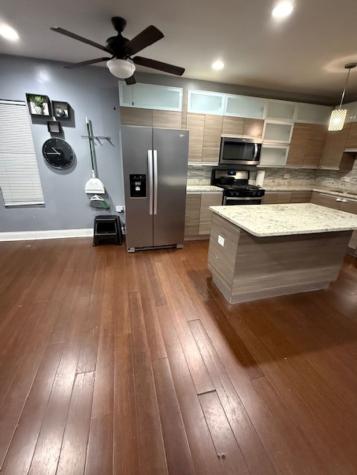 11815 South Hale Avenue Chicago IL 60643