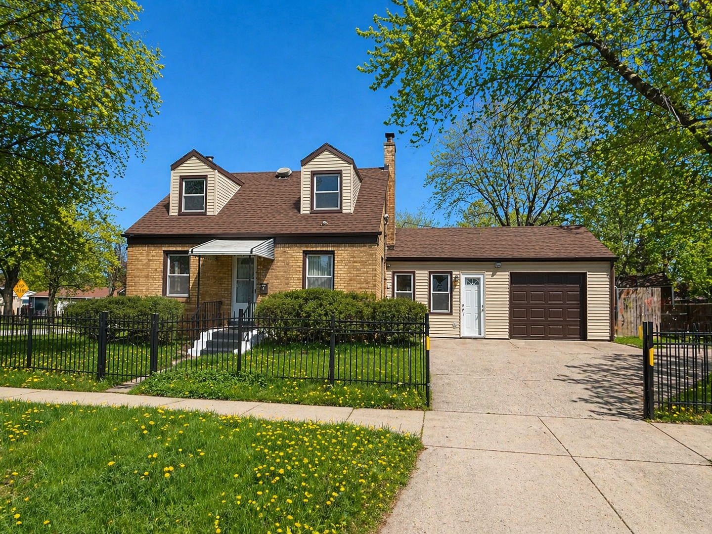 913 Flossmoor Avenue Waukegan IL 60085