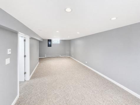 913 Flossmoor Avenue Waukegan IL 60085