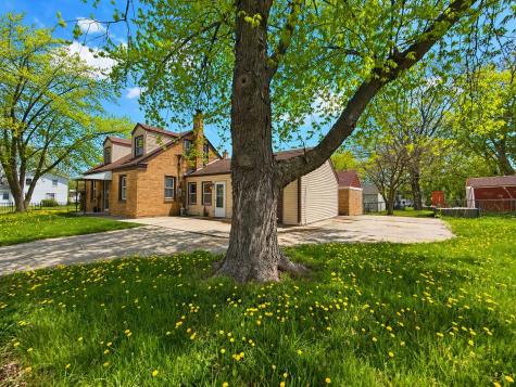 913 Flossmoor Avenue Waukegan IL 60085