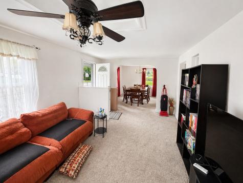 913 Flossmoor Avenue Waukegan IL 60085