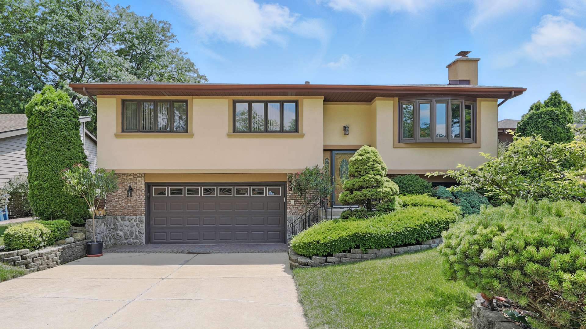 953 West Surrey Road Addison IL 60101