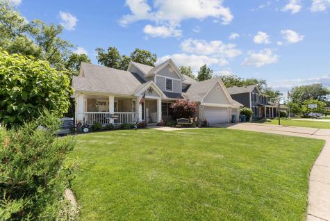 556 36TH Avenue East Moline IL 61244
