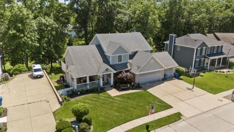 556 36TH Avenue East Moline IL 61244