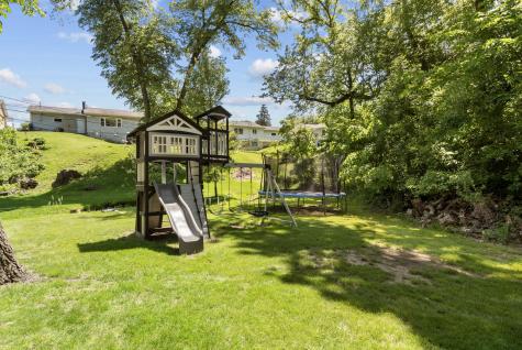556 36TH Avenue East Moline IL 61244