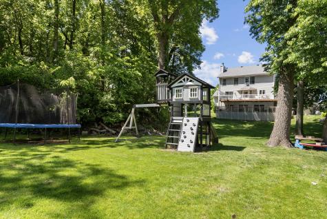 556 36TH Avenue East Moline IL 61244