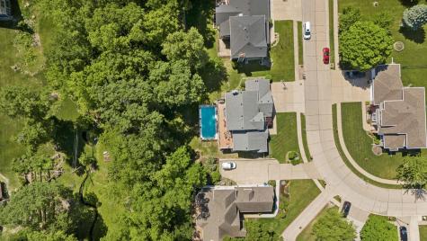 556 36TH Avenue East Moline IL 61244