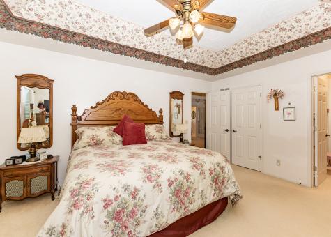 858 45TH Avenue East Moline IL 61244