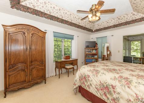 858 45TH Avenue East Moline IL 61244