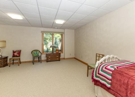 858 45TH Avenue East Moline IL 61244