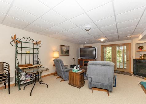 858 45TH Avenue East Moline IL 61244