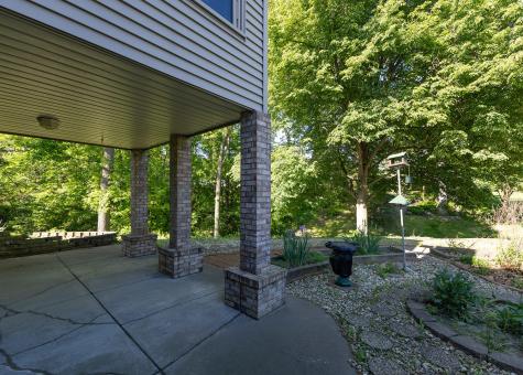 858 45TH Avenue East Moline IL 61244