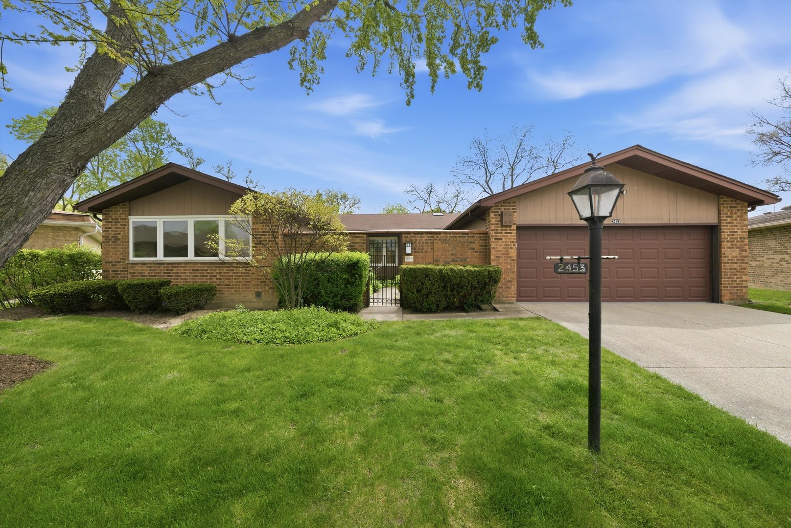 2453 Seville Circle Northbrook IL 60062