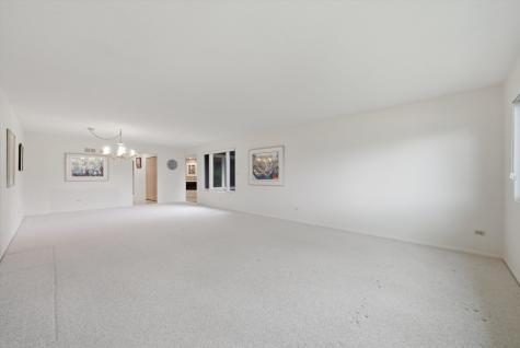 2453 Seville Circle Northbrook IL 60062