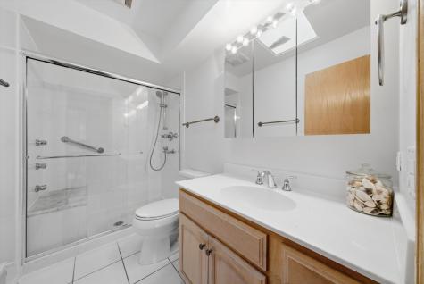 2453 Seville Circle Northbrook IL 60062