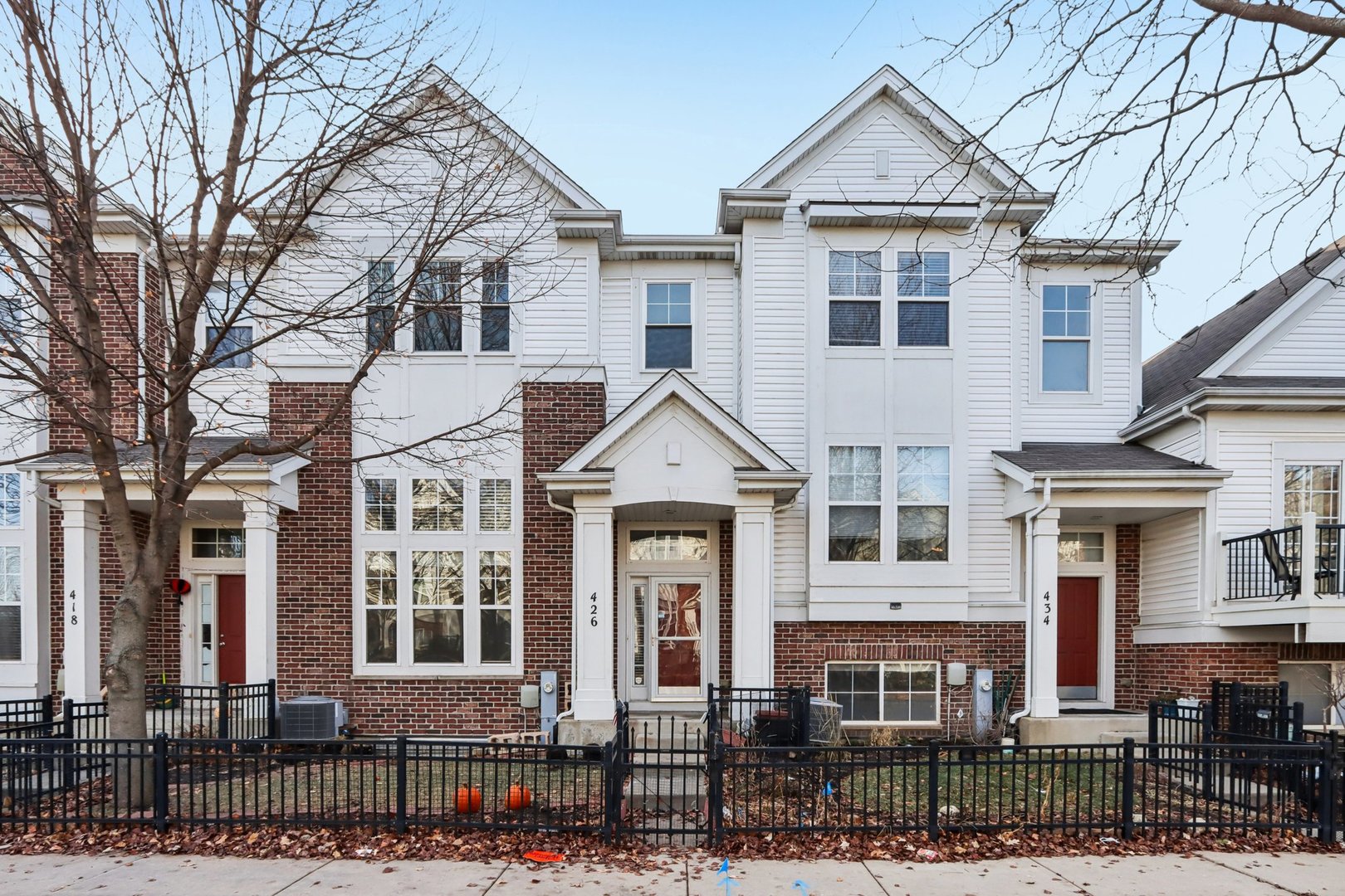 426 Plaza Place Aurora IL 60504