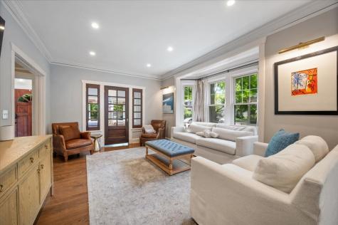 219 Catalpa Place Wilmette IL 60091