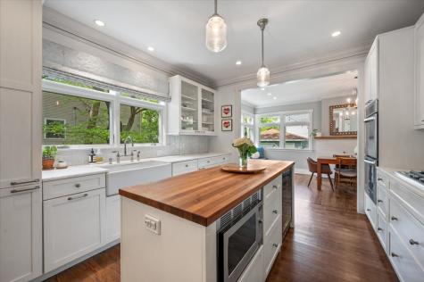 219 Catalpa Place Wilmette IL 60091