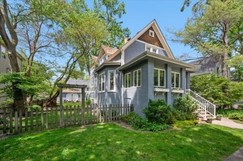 219 Catalpa Place Wilmette IL 60091