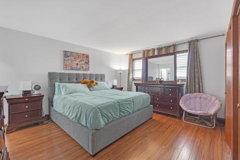 11020 Raleigh Street Westchester IL 60154