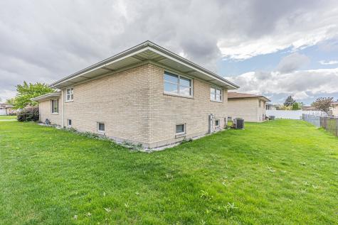 11020 Raleigh Street Westchester IL 60154
