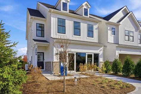2027 Kensington Lane Hoffman Estates IL 60169