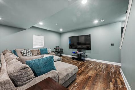 137 Oak Avenue Wood Dale IL 60191