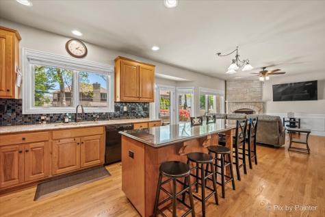 137 Oak Avenue Wood Dale IL 60191