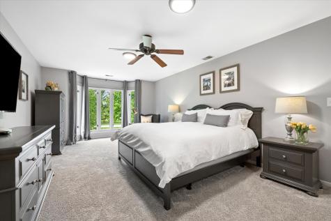 2 Fenview Court Oakwood Hills IL 60013