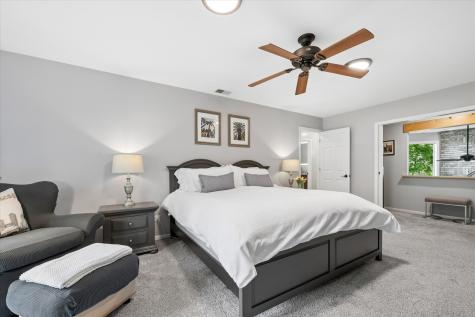 2 Fenview Court Oakwood Hills IL 60013