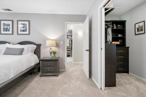 2 Fenview Court Oakwood Hills IL 60013