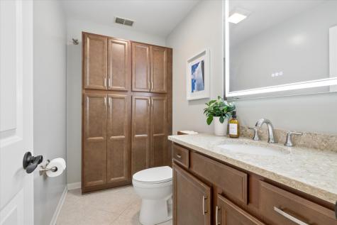 2 Fenview Court Oakwood Hills IL 60013