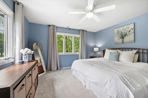 2 Fenview Court Oakwood Hills IL 60013