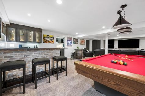 2 Fenview Court Oakwood Hills IL 60013