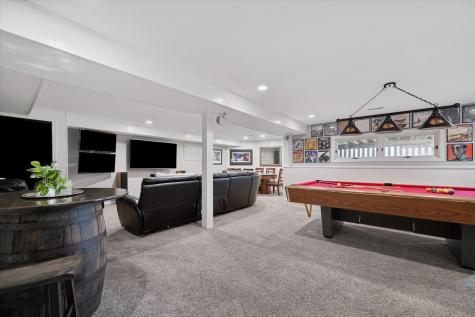 2 Fenview Court Oakwood Hills IL 60013