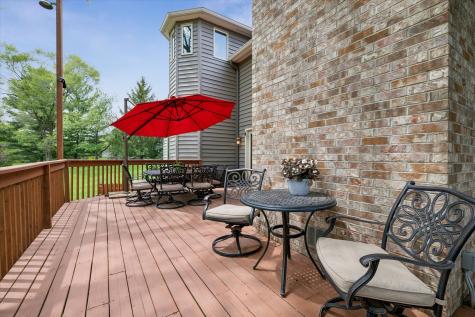 2 Fenview Court Oakwood Hills IL 60013