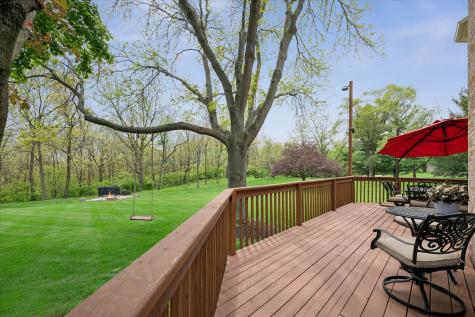 2 Fenview Court Oakwood Hills IL 60013