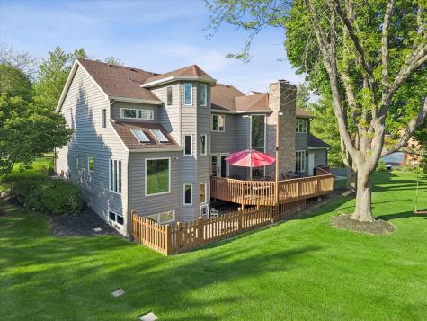 2 Fenview Court Oakwood Hills IL 60013
