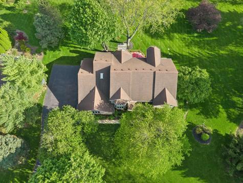 2 Fenview Court Oakwood Hills IL 60013