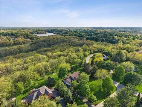 2 Fenview Court Oakwood Hills IL 60013